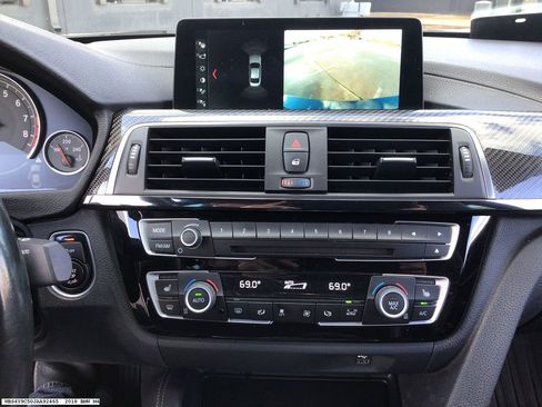 Used 2018 BMW M4 Coupe image 9