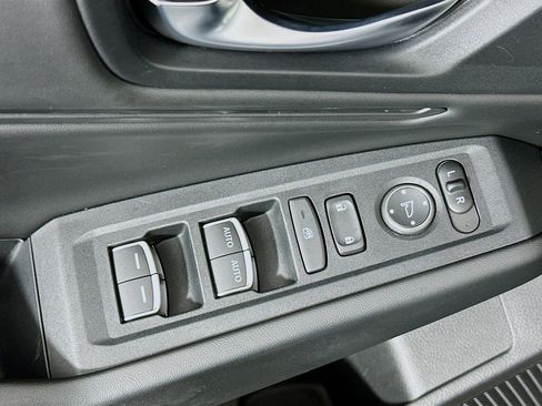 Used 2025 Honda Accord SE image 15