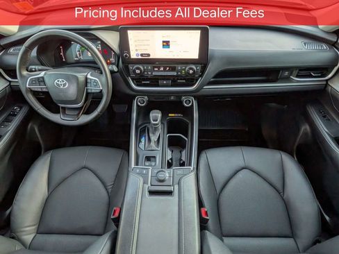Certified 2025 Toyota Grand Highlander FWD image 17