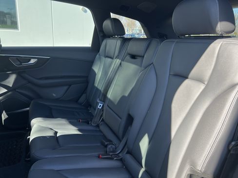 Certified 2025 Audi Q7 2.0T Premium w/ Convenience Plus Package image 33