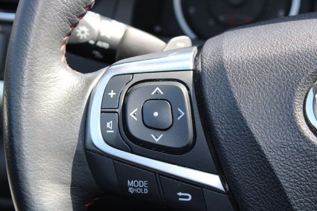 Used 2015 Toyota Camry SE FWD image 17