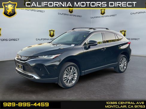 Used 2024 Toyota Venza XLE image 1
