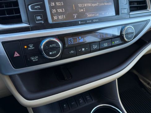 Used 2018 Toyota Highlander Limited image 22