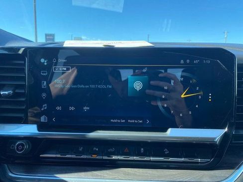 Used 2024 Chevrolet Silverado 2500 LTZ w/ LTZ Convenience Package image 16