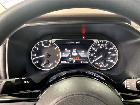 Used 2022 Nissan Rogue SV image 24