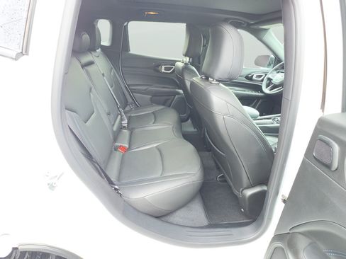 Used 2025 Jeep Compass Limited w/ Driver Assist Group I AWD/4WD image 19