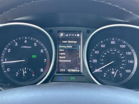 Used 2018 Hyundai Santa Fe Sport image 18