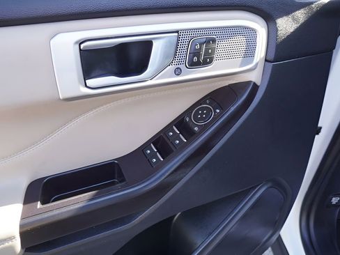 Used 2020 Ford Explorer Limited w/ Class III Trailer Tow Package image 16