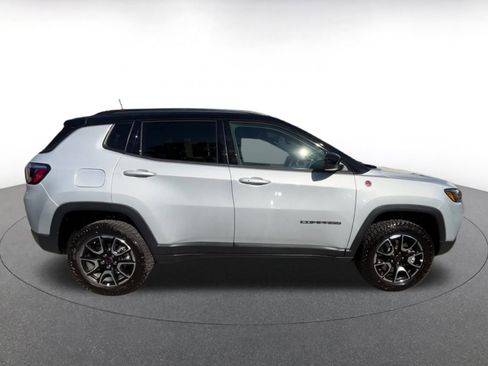 Used 2025 Jeep Compass Trailhawk image 16