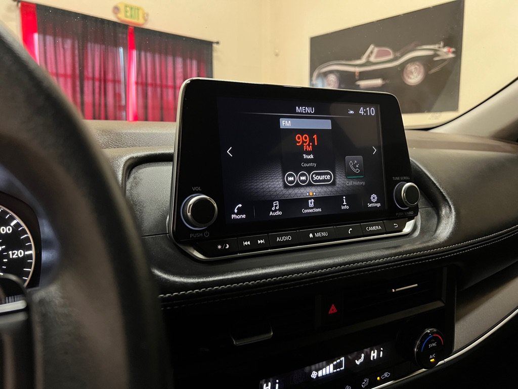 Used 2023 Nissan Rogue SV FWD image 24