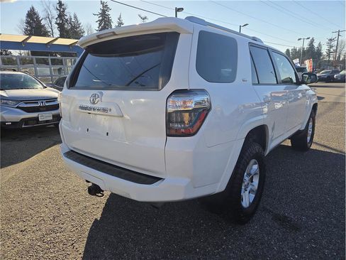 Used 2017 Toyota 4Runner SR5 image 8