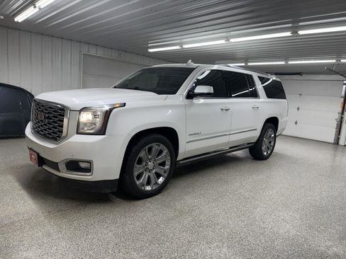 Used 2020 GMC Yukon XL Denali w/ Open Road Package AWD/4WD image 4