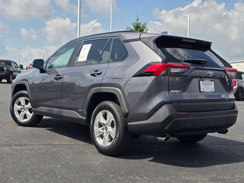 Used 2021 Toyota RAV4 XLE w/ XLE Grade Weather Package AWD/4WD image 6