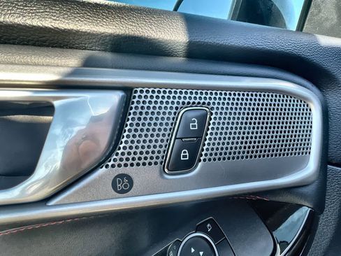 Used 2023 Ford Explorer ST-Line w/ Class IV Trailer Tow Package image 24