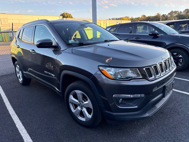 Used 2019 Jeep Compass Latitude w/ Popular Equipment Group AWD/4WD image 2