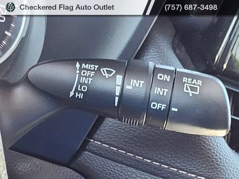 Used 2022 Toyota RAV4 XLE AWD/4WD image 30