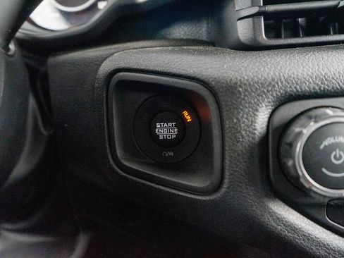 Used 2024 Jeep Gladiator Sport AWD/4WD image 21