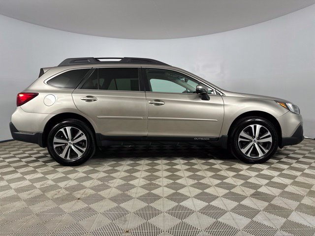 Used 2019 Subaru Outback 2.5i Limited AWD/4WD image 8