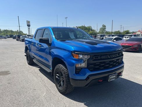 Used 2022 Chevrolet Silverado 1500 Custom Trail Boss w/ LPO, Dark Essentials Package image 2