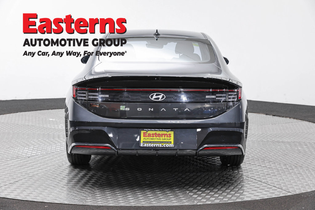 Used 2025 Hyundai Sonata SEL FWD image 7