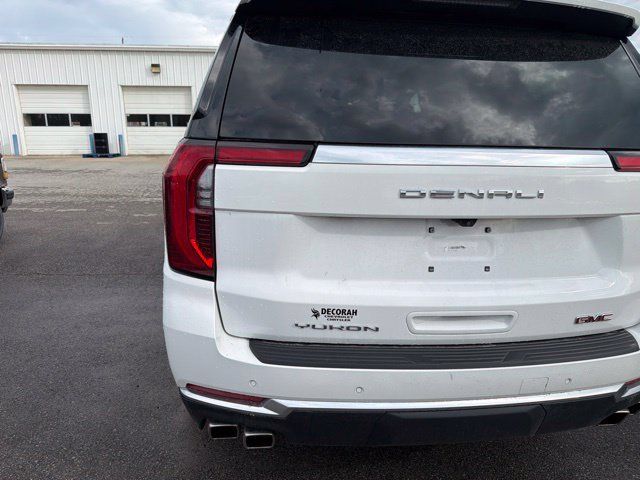Used 2025 GMC Yukon Denali AWD/4WD image 15
