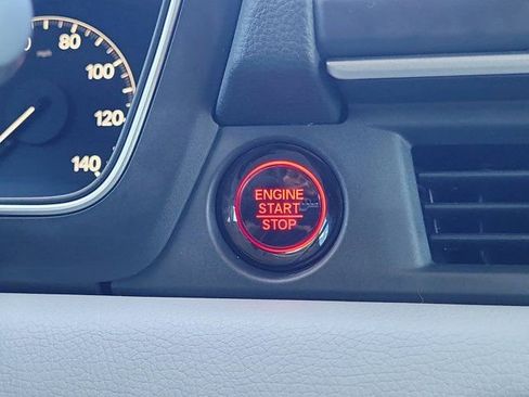 Certified 2025 Honda Pilot Touring image 30