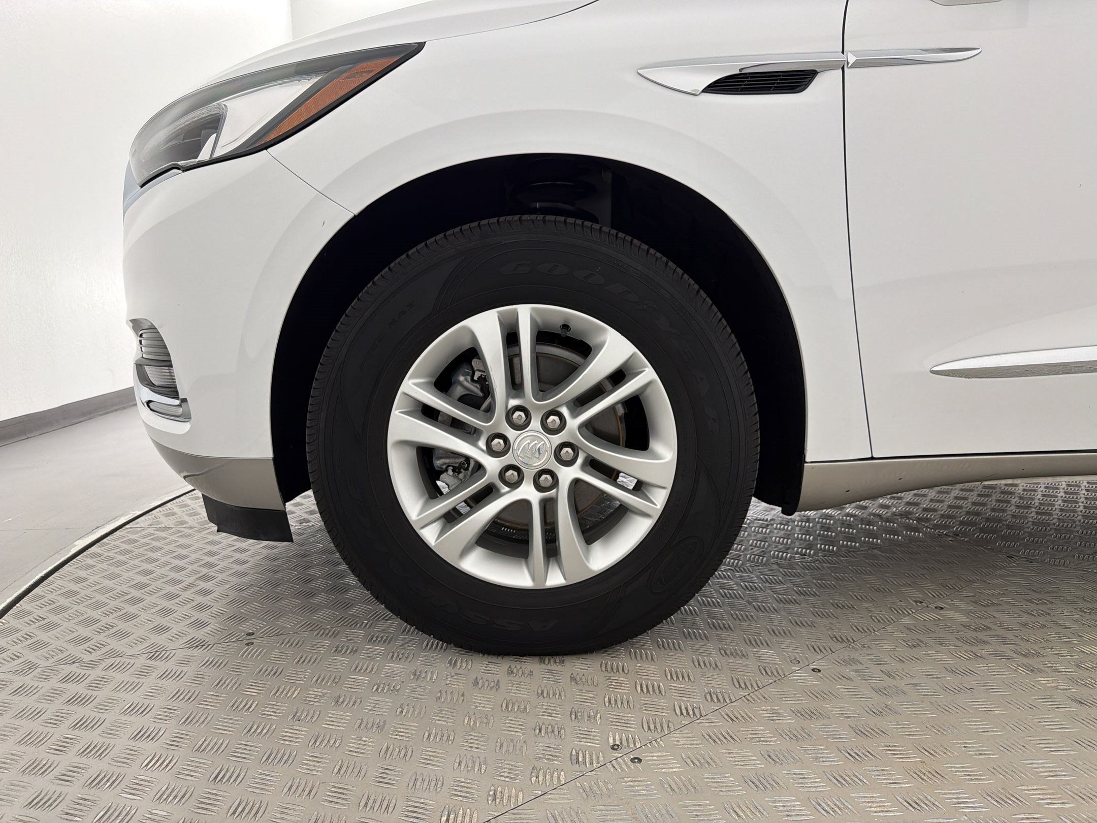 Used 2021 Buick Enclave Essence AWD/4WD image 12
