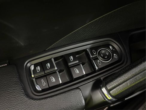 Used 2018 Porsche Cayenne image 42