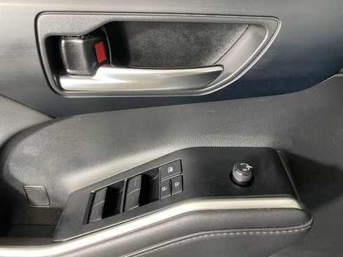 Used 2022 Toyota Highlander XLE image 23