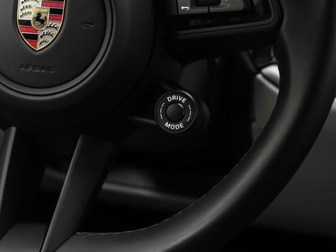 Certified 2024 Porsche Cayenne Coupe AWD/4WD image 31