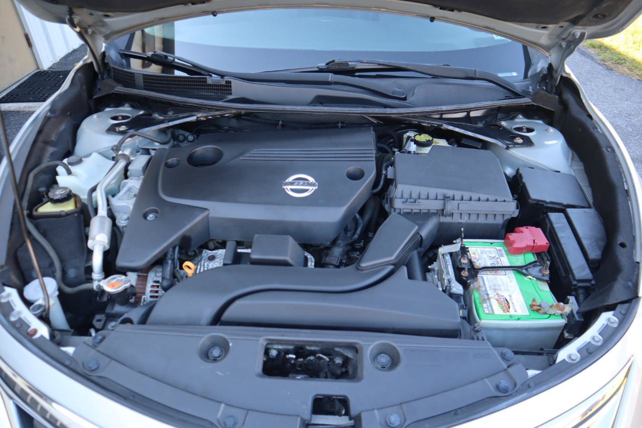 Used 2015 Nissan Altima 2.5 SL w/ Moonroof Package FWD image 35