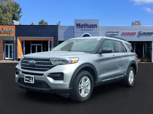 Used 2023 Ford Explorer XLT AWD/4WD image 10