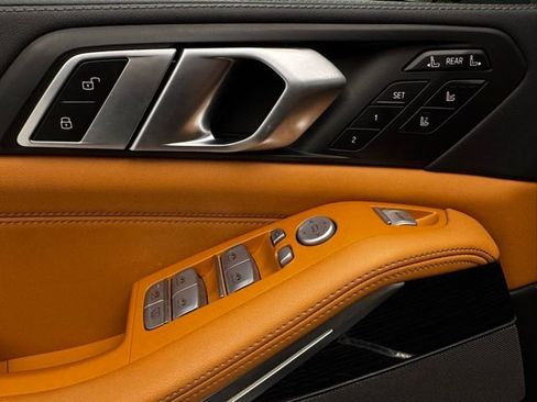 Used 2023 BMW X7 xDrive40i w/ Executive Package image 41