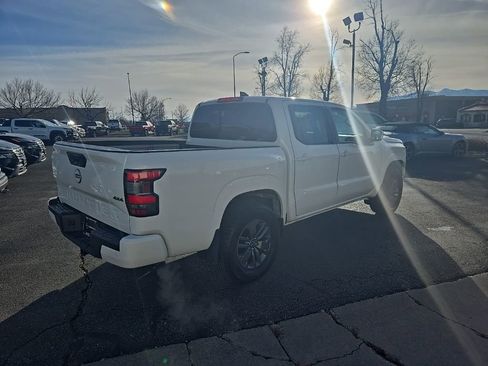 Used 2025 Nissan Frontier SV w/ SV Convenience Package image 6