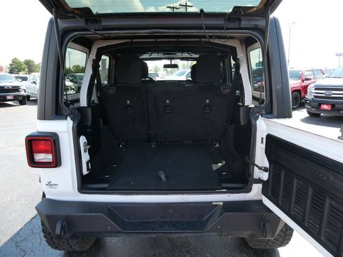 Used 2018 Jeep Wrangler Unlimited Sport S AWD/4WD image 16