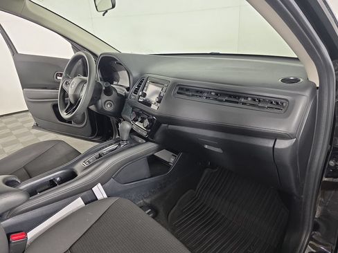 Used 2019 Honda HR-V LX image 17