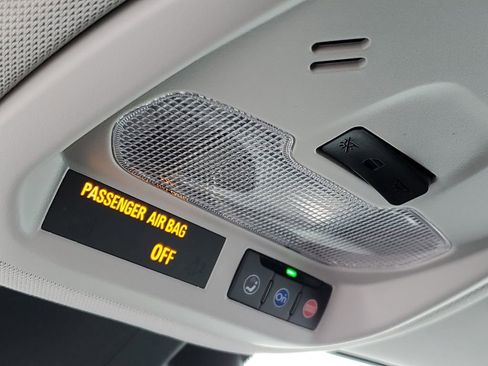 Used 2025 Chevrolet Trax LT w/ LT Convenience Package image 26