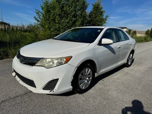Used 2013 Toyota Camry LE FWD image 1