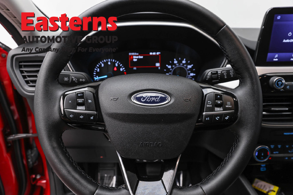 Used 2022 Ford Escape SE w/ Convenience Package FWD image 11