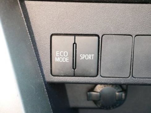 Used 2014 Toyota RAV4 LE AWD/4WD image 22