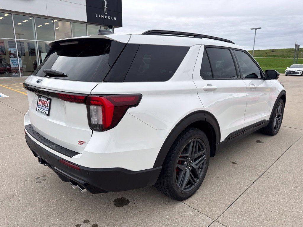 Used 2025 Ford Explorer ST AWD/4WD image 33