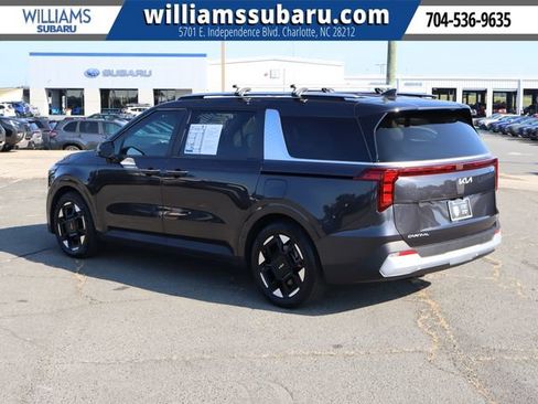 Used 2025 Kia Carnival EX FWD image 6