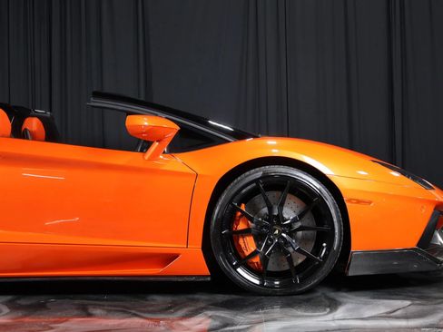 Used 2014 Lamborghini Aventador LP 700-4 image 14