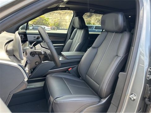 New 2026 Cadillac Vistiq Luxury image 24