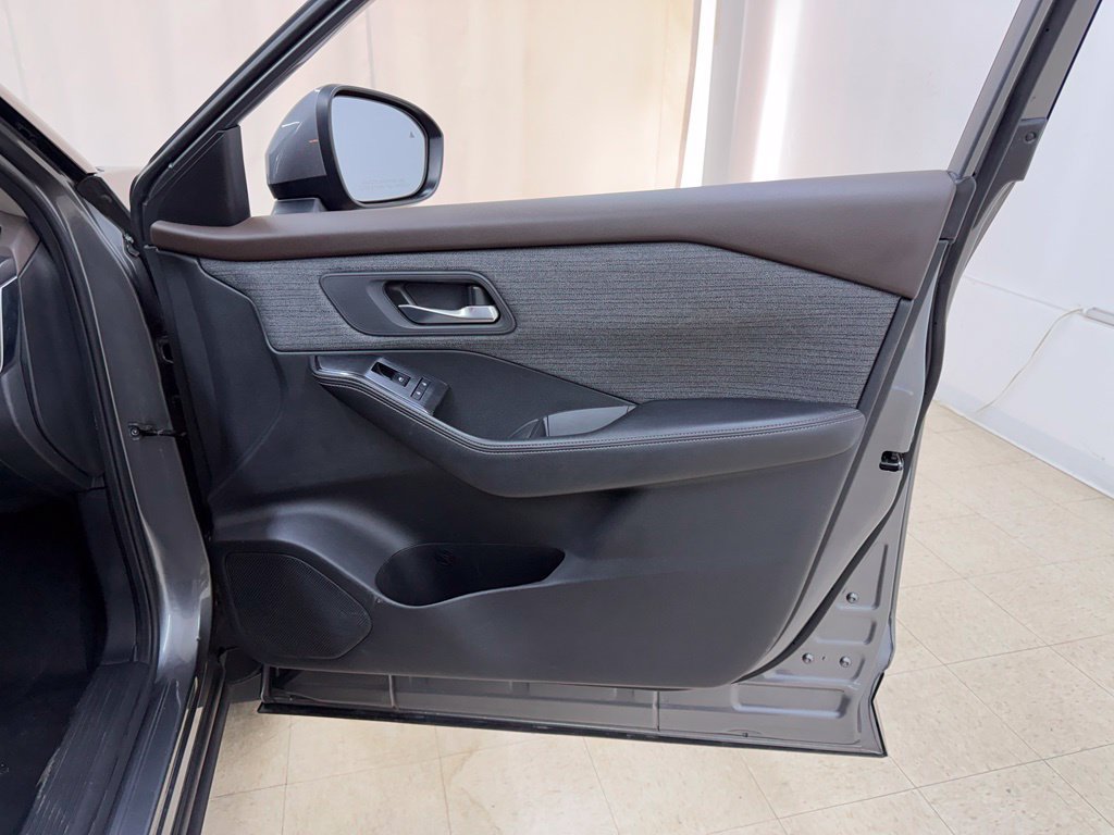 Used 2021 Nissan Rogue SV AWD/4WD image 9