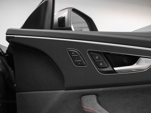 Used 2025 Audi RS Q8 performance image 30