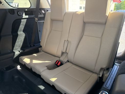 Used 2018 Land Rover Discovery Sport HSE AWD/4WD image 25
