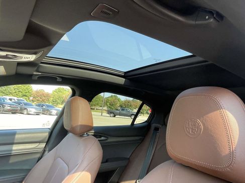 Used 2022 Alfa Romeo Stelvio Ti image 2