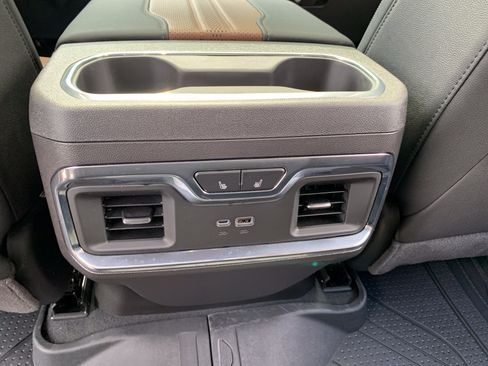 Used 2025 Chevrolet Silverado 1500 High Country AWD/4WD image 39