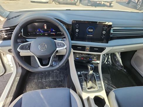 New 2026 Volkswagen Jetta SE image 9